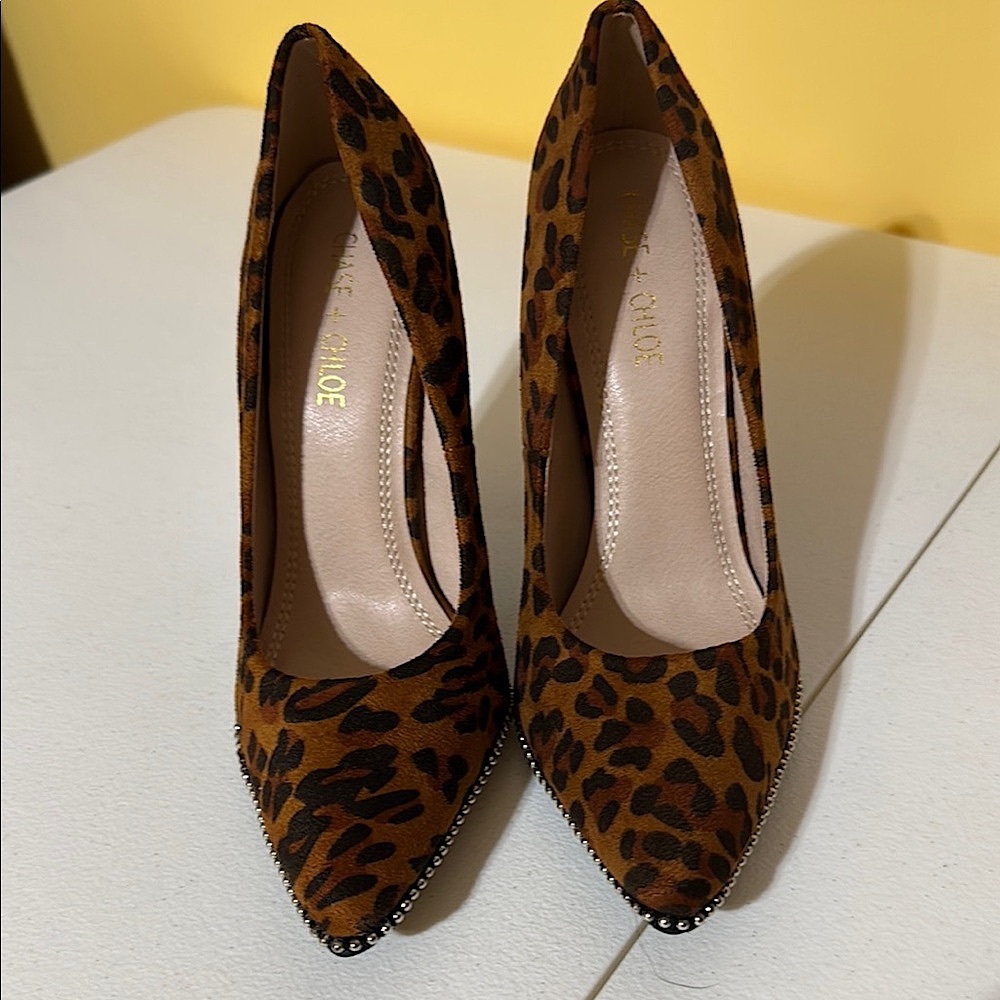 * Chase & Chloe Elegant Brown Leopard Print High Heels